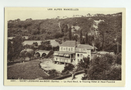 72/CPSM  - Saint Léonard Des Bois - Le Pont Neuf, Le Touring Hotel Et Haut Fourché - Saint Leonard Des Bois