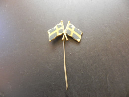 Old Pin - Sweden - Flaggentag - Non Classés