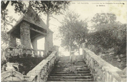 LE FAOUET - L'Entrée De La CHAPELLE SAINTE-BARBE, Le BEFFROI - Voyagée 1903 - Faouët