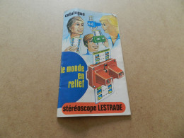 Catalogue   Le  Monde  En Relief  Stéréoscope  Lestrade   (   Dans  L état   Pliée   Voir  Photos  )  Poids  32 Grammes - Stereoscopes - Side-by-side Viewers