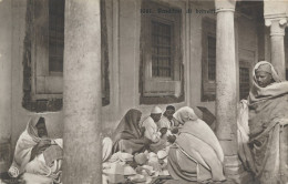 XLYB.63  TRIPOLI - Costumi - Mestieri - Venditori Di Berretti - 1913 - Libia