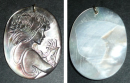 Rare Ancien Pendentif En Nacre Camée Buste De Femme Profil Polynésie ? - Pendants