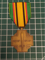 MEDAILLE DU COMBATTANT MILITAIRE DE LA GUERRE, 1940 1945 ENROLES TROUPES ANGLAISES, BELGIQUE WW2 - België