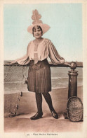 FRANCE - Les Sables D'Olonne - Une Belle Sablaise Au Bord De La Mer - Colorisé - Carte Postale Ancienne - Sables D'Olonne