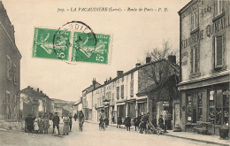42 - LOIRE - LA PACAUDIÈRE  - Route De Paris - Maison PIAT, Serrurerie, Bicyclettes Peugeot, Pneus Wolber - 10428 - La Pacaudiere
