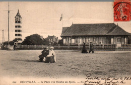 N°117358 -cpa Deauville -le Phare Et Le Pavillon Des Sports- - Lighthouses