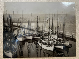 Ile De Groix , Port Tudy * GROIX * Le Port , Bateaux De Pêche Et Pêcheurs * Photo Ancienne 1939 Format 29x23cm - Groix