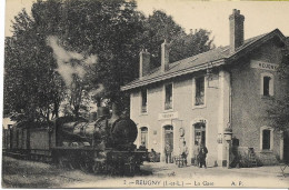 REUGNY  La Gare (locomotive Type 130 Avec Un Train, Cachet De Convoyeur De La Ligne TOURS à CHATEAURENAULT) - Reugny