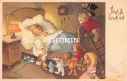 Christmas Toys At The Bed Of A Child - Doll Bear - Jeux Et Jouets