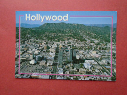 CPM  HOLLYWOOD    VOYAGEE 1995 TIMBRE FOOT 1994 - Los Angeles