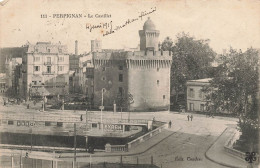 Perpignan * Vue Sur Le Castillet * Cachet Militaire Au Dos - Perpignan