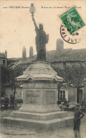 Poitiers * La Statue De La Liberté * Place Du Pilori - Poitiers