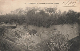 Doullens * Ferme De L'école De La Citadelle - Doullens