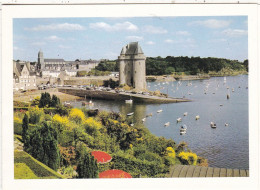 CALENDRIERS. FONTENAY LE COMTE (85). CALENDRIER 1981  " BOUCHERIE POUVREAU " . PHOTO TOUR SOLIDOR ST SERVAN - Petit Format : 1981-90