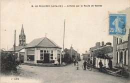 Le Pellerin * Arrivée Du Village Par La Route De Nantes * Commerces Magasins - Otros & Sin Clasificación