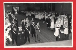 ENGLAND READING  ST JOHN'S AMBULANCE BRIGADE + RED CROSS NURSES PARADE RP C 1950 - Croix-Rouge