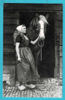 * Axel - Terneuzen (Zeeland - Nederland) * (M.J.R., Nr 10) Axelse Klederdracht, Folklore, Femme, Cheval, Horse, Paard - Axel