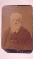 RARE PHOTO CABINET VICTOR HUGO VERS 1884 PAR CHARLOT RUE VIVIENNE PARIS - Ancianas (antes De 1900)
