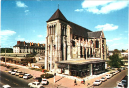 CPM 37 (Indre-et-Loire) Tours - Nbses Voitures Devant Le Restaurant Près De L'Eglise Saint-Julien Et De Roche-Bobois TBE - Restaurants