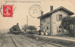 Malay Le Petit * 1909 * La Halte Du Chemin De Fer De L'est * Gare Train Locomotive Machine Ligne Chemin De Fer Yonne - Andere & Zonder Classificatie