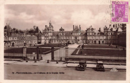 FRANCE - Fontainebleau - Le Château Et La Grande Grille - Carte Postale Ancienne - Fontainebleau