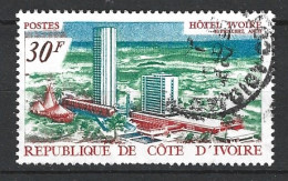 COTE D'IVOIRE. N°285 Oblitéré De 1978. Hôtel. - Hotels- Horeca