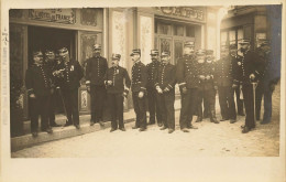 Poitiers * Carte Photo Photographe Jules Robuchon * Devant Le Café De L'Hôtel De France * Officiers Militaires * Fête ? - Poitiers