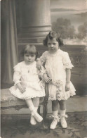 ENFANTS - Deux Soeurs En Petites Robes - Carte Postale Ancienne - Children And Family Groups