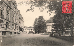 FRANCE - Bagnoles-de-l'Orne - L'hôtel De L’établissement Thermal Et La Cour Victoria - Carte Postale Ancienne - Bagnoles De L'Orne