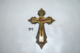 C101 Christ Sur La Croix En Métal - Modèle Spécial - Old Chrsitmas - Arte Religiosa