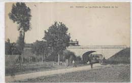 D 77.  ROISSY.  LE PONT DU CHEMIN DE FER  TRAIN.  CARTE ECRITE - Roissy En Brie