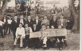 Delcampe - ETAMPES Ou Environs - Une Fête Avec " Le Petit Journal " ( Carte Photo ) - Etampes