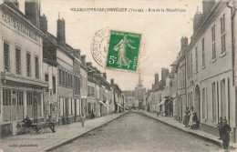 Villeneuve L'archevêque * La Rue De La République * Café VILLIERS - Villeneuve-l'Archevêque