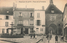 Tournan * Place De La Fontaine * Hôtel De La Croix Blanche - Sonstige & Ohne Zuordnung