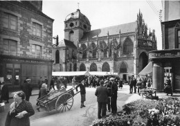 Alençon * La Place De L'église Notre Dame * Marché Foire * Caves De St émilion - Alencon