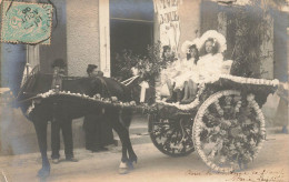 Doué La Fontaine * RARE Carte Photo * Cavalcade De 1905 * Un Char Fleuri * Attelage Cheval Enfants * Villageois - Doue La Fontaine