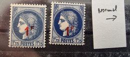 FRANCE Variété Yvert N° 486 Gris Bleu **MNH (la Variété Est Le Timbre De Gauche) - Unused Stamps