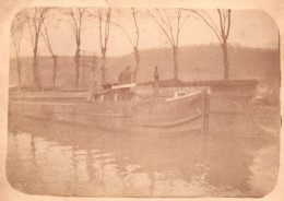 Péniche - Photo Ancienne - Péniche Dans Le Canal - Bateau Transport - Binnenschepen