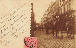 Angers * RARE Carte Photo * Souvenir Du Passage Du Cirque PINDER , Cavalcade Passant Rue De La Roë * Circus Pinder - Angers