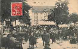 Vichy * La Foire Aux Chevaux * Devant Restaurant CHARASSE * Marché Bestiaux - Vichy