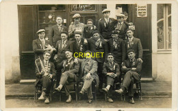 44 La Chapelle Basse Mer, Carte Photo D'un Groupe De Conscrits Devant L'Horlogerie Goguet - La Chapelle Basse-Mer