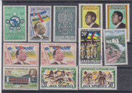 CENTRAFRICAINE -   12 Timbres * * - Centrafricaine (République)