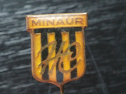 Badge Z-22-13 - SOCCER, FOOTBALL CLUB MINAUR - Football