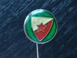 Badge Z-22-16 - SOCCER, FOOTBALL CLUB CRVENA ZVEZDA, RED STAR, ÉTOILE ROUGE, BEOGRAD, BELGRADE - Football