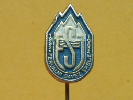 Badge Z-22-16 - SOCCER, FOOTBALL ASSOCIATION YUGOSLAVIA - Football