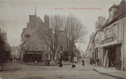 Moulins * La Place Du Jeu De Paume * Commerce Magasin GILBERTON * Bonneterie MACQUET BOULOU - Moulins