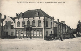 Laignes * Un Coin De La Place Victor Gat * Café GOUTEY - Andere & Zonder Classificatie