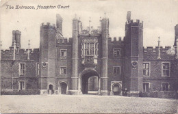 PC - Hampton Court - Entrance - Hampton Court
