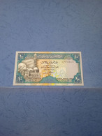 YEMEN-P23b 10R 1992 UNC - Jemen