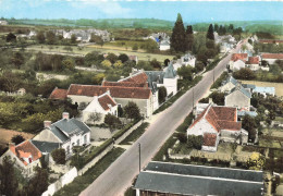 Scoury * Vue Aérienne Générale Du Village * La Route Principale - Autres & Non Classés